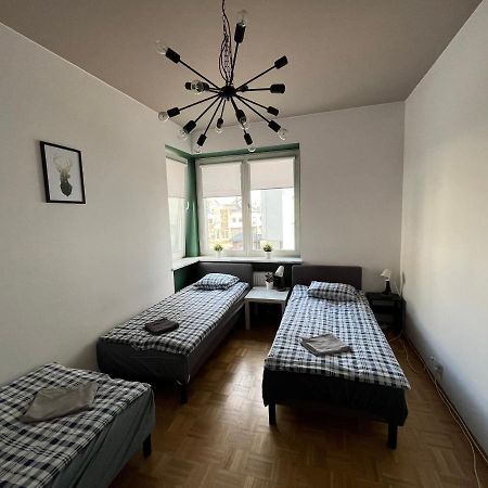 Pokoje Nowoursynowska Hostel Варшава Екстериор снимка