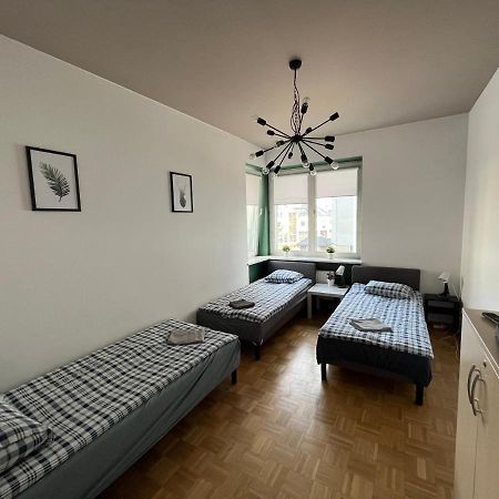 Pokoje Nowoursynowska Hostel Варшава Екстериор снимка