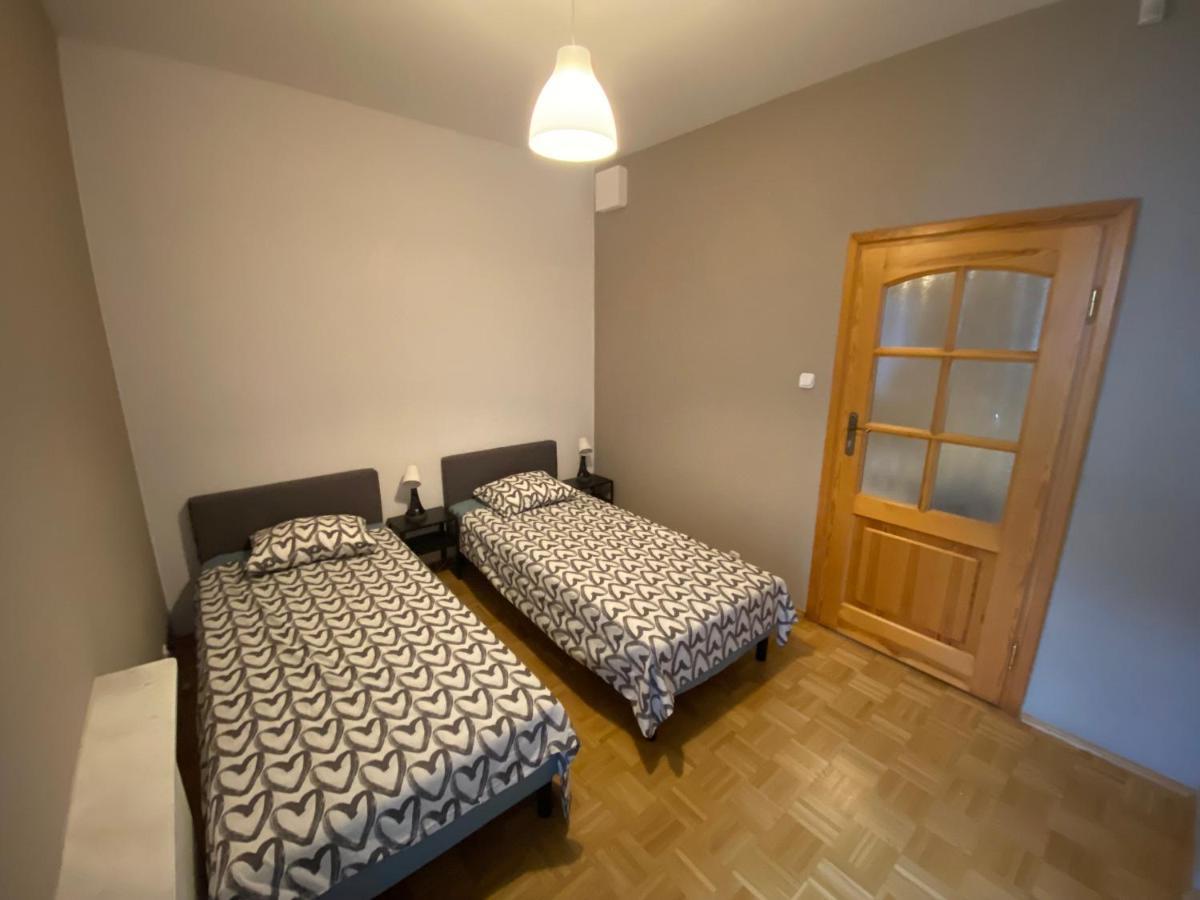 Pokoje Nowoursynowska Hostel Варшава Екстериор снимка