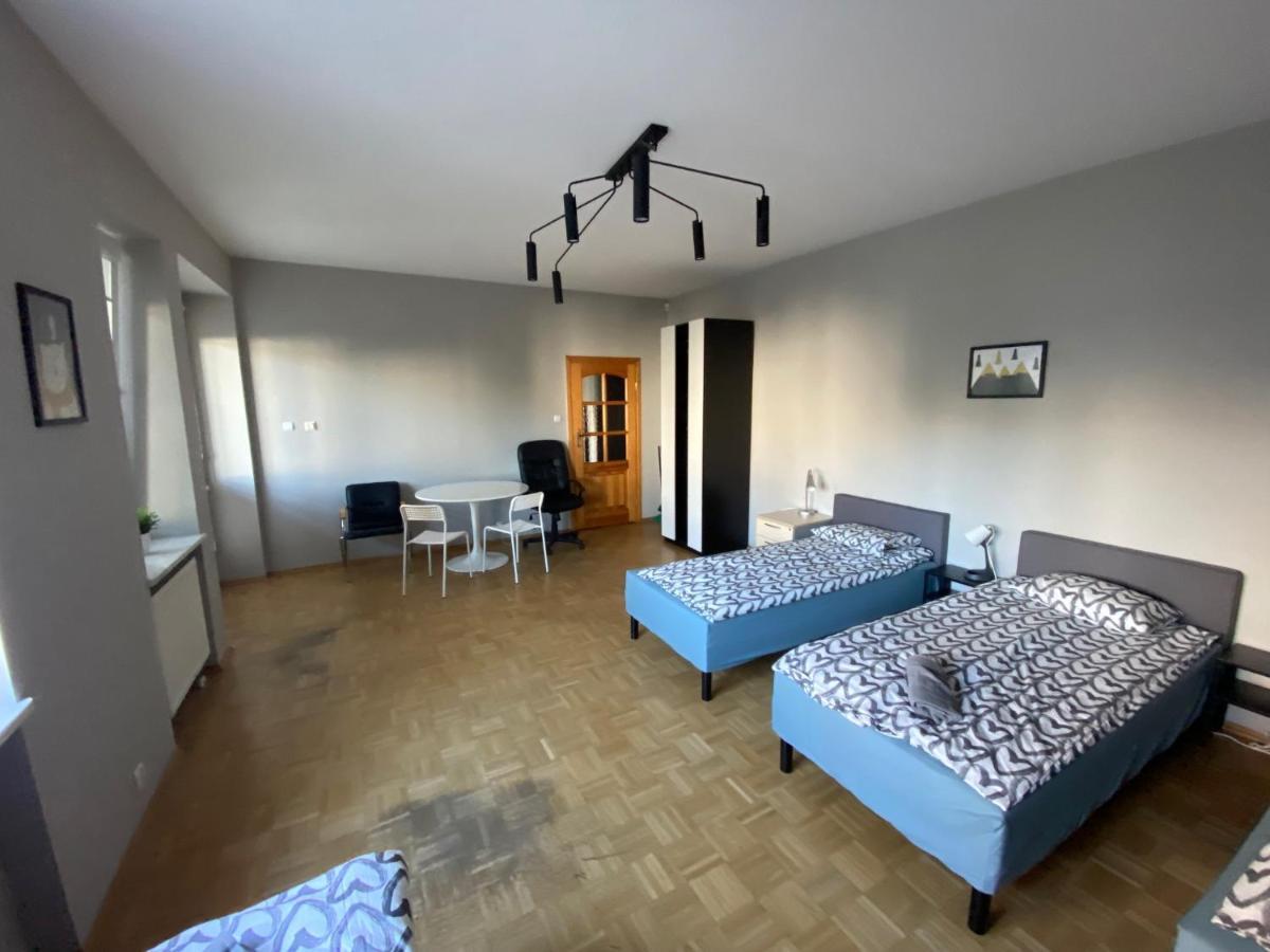 Pokoje Nowoursynowska Hostel Варшава Екстериор снимка
