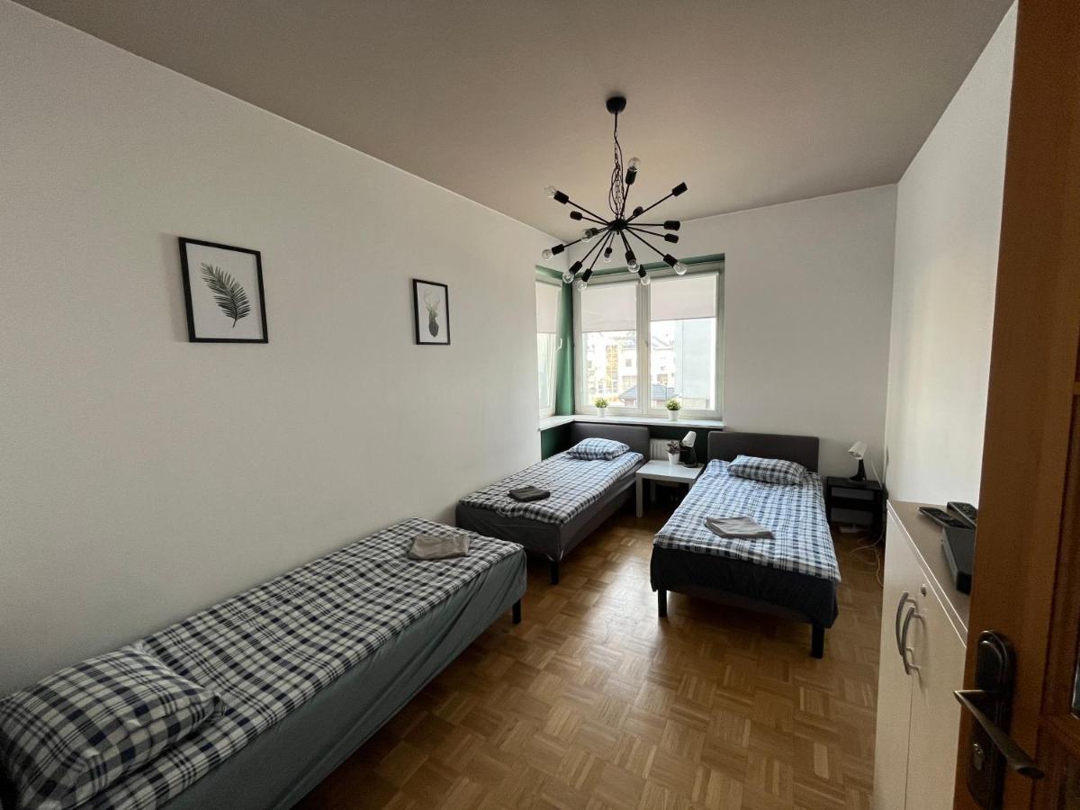Pokoje Nowoursynowska Hostel Варшава Екстериор снимка