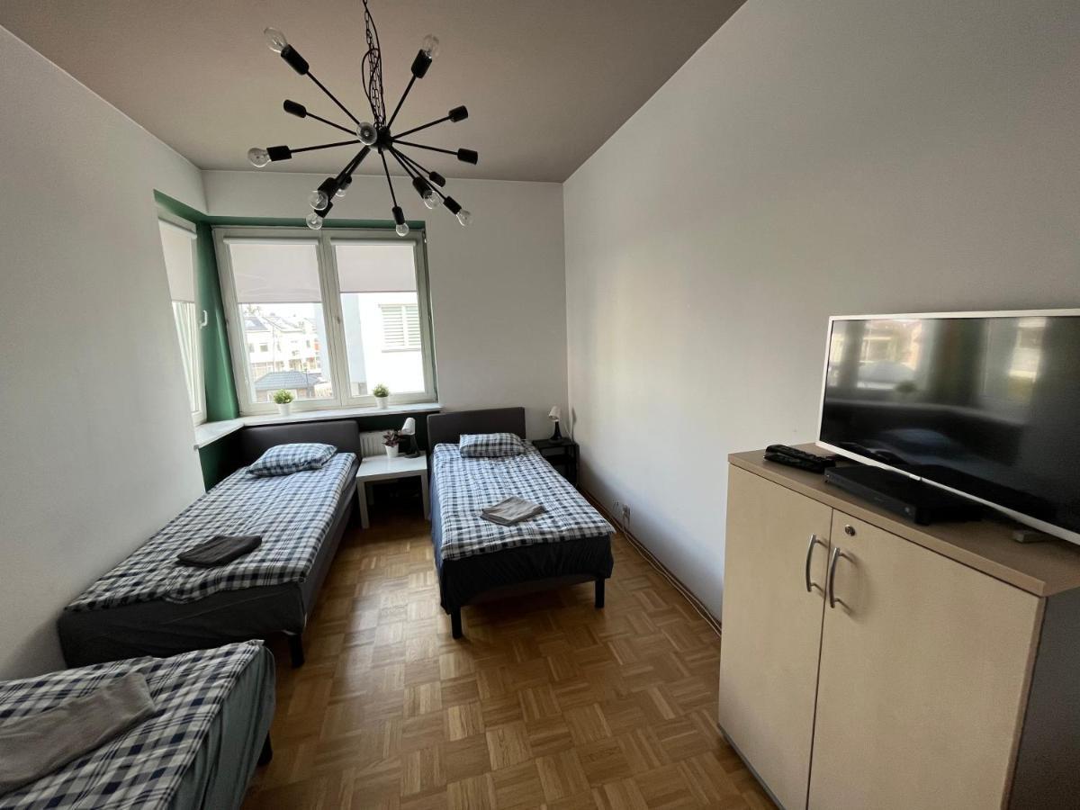 Pokoje Nowoursynowska Hostel Варшава Екстериор снимка