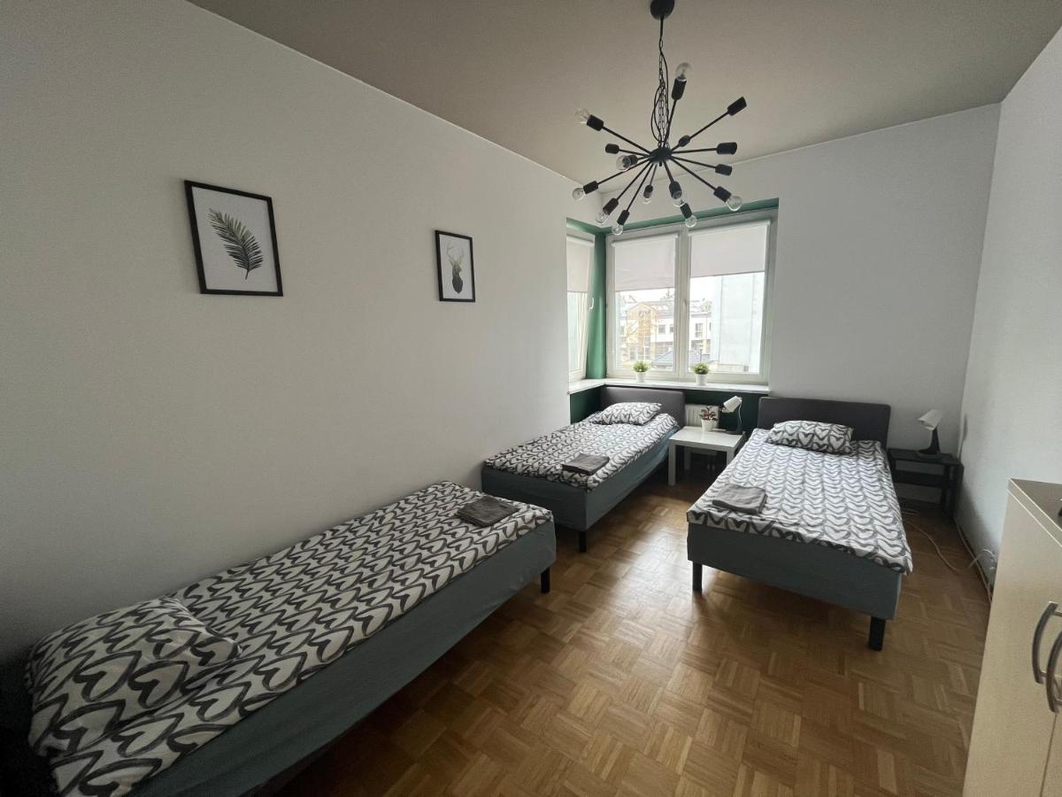 Pokoje Nowoursynowska Hostel Варшава Екстериор снимка